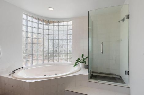 Photo of property in 30 Oxford Terrace, Coromandel, 3506