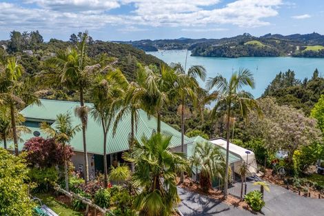 Photo of property in 104 Te Wahapu Road, Russell, 0272