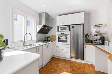 Photo of property in 12b Hobson Street, Thorndon, Wellington, 6011