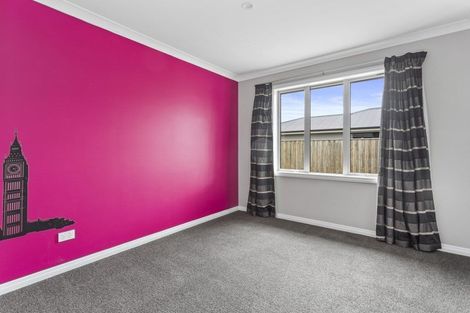 Photo of property in 73 Kippenberger Avenue, Rangiora, 7400