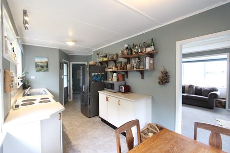 Photo of property in 54 Tiraumea Road, Pahiatua, 4981
