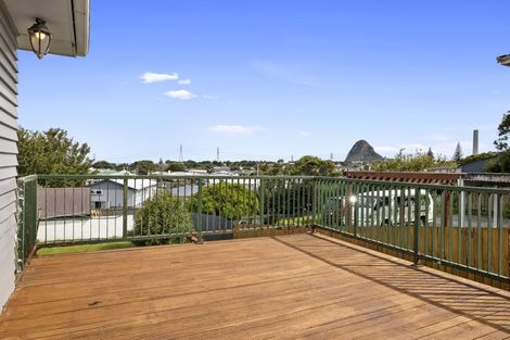 Photo of property in 7 Mount View Place, Spotswood, New Plymouth, 4310