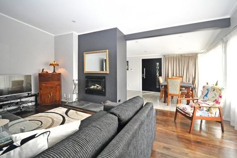 Photo of property in 14 Konini Road, Titirangi, Auckland, 0604