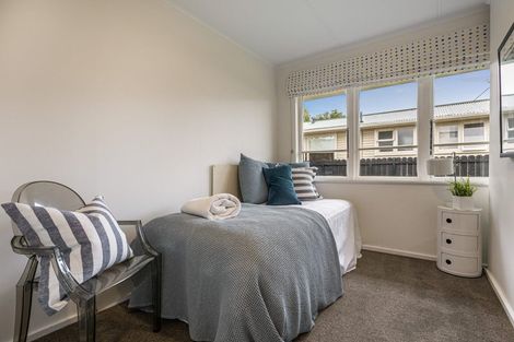 Photo of property in 33 Muir Avenue, Mangere Bridge, Auckland, 2022