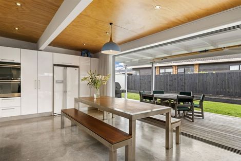 Photo of property in 75a Shakespeare Road, Milford, Auckland, 0620