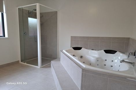 Photo of property in 4 Shiraz Place, Henderson, Auckland, 0612