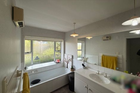 Photo of property in 8 Ketton Place, St Albans, Christchurch, 8052