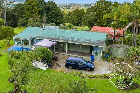 Photo of property in 14 Woodland Road, Maungaturoto, 0588