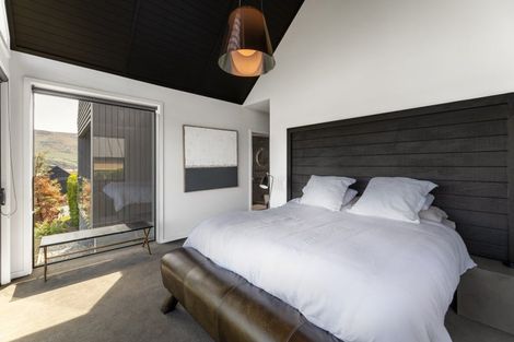 Photo of property in 17 Falconer Rise, Jacks Point, Queenstown, 9371