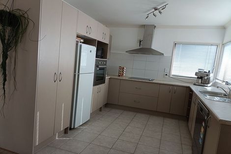 Photo of property in 70a Kayes Road, Pukekohe, 2120