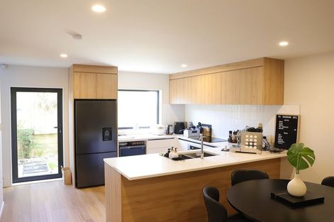 Photo of property in 17e Craigbank Avenue, New Lynn, Auckland, 0600