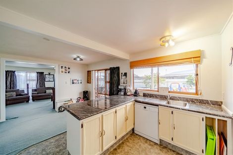 Photo of property in 33 Fife Crescent, Tamatea, Napier, 4112