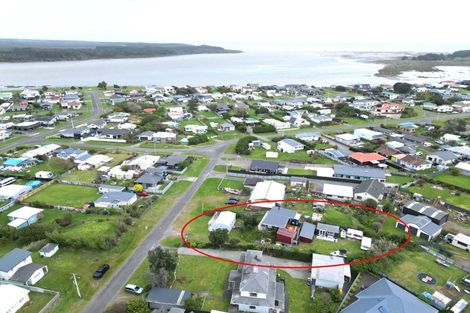 Photo of property in 7 Chaffey Street, Foxton Beach, Foxton, 4815