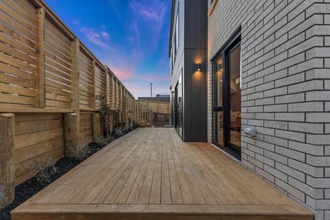 Photo of property in 98a Royal Road, Massey, Auckland, 0614