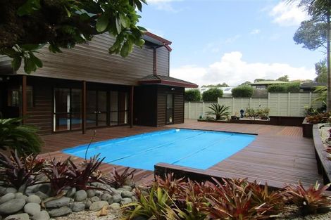 Photo of property in 2/50 Masterton Road, Rothesay Bay, Auckland, 0630