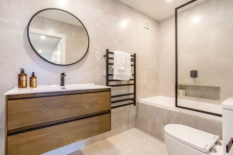 Photo of property in 8a Huka Road, Birkenhead, Auckland, 0626