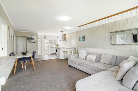 Photo of property in 1/131 Glamorgan Drive, Torbay, Auckland, 0630