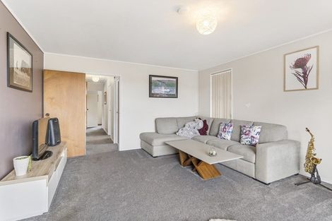 Photo of property in 2/114 Kervil Avenue, Te Atatu Peninsula, Auckland, 0610