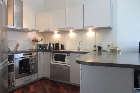 Photo of property in Endeavour Apartments, 19/125u Thorndon Quay, Pipitea, Wellington, 6011
