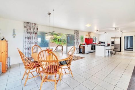 Photo of property in 69 Pipitiwai Drive, Helensville, Kaukapakapa, 0871