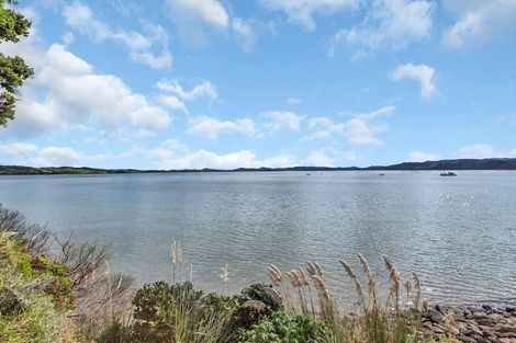 Photo of property in 22 Karoro Road, One Tree Point, 0118