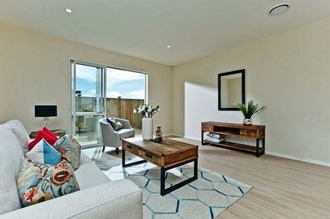 Photo of property in 28 Spyglass Street, Red Beach, 0932