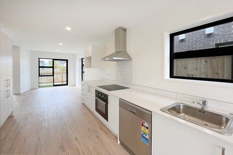 Photo of property in 58 Rauemi Way, Te Atatu South, Auckland, 0610