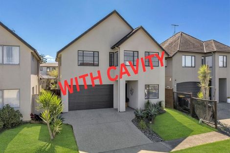 Photo of property in 14 Heidi Crescent, Flat Bush, Auckland, 2016