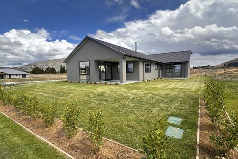 Photo of property in 46 Deans Drive, Wanaka, 9382