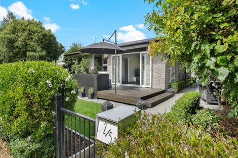 Photo of property in 2/5 Esher Place, Saint Martins, Christchurch, 8022