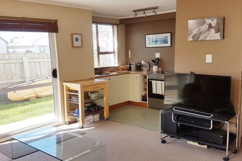 Photo of property in 102u1 Lyall Parade, Lyall Bay, Wellington, 6022