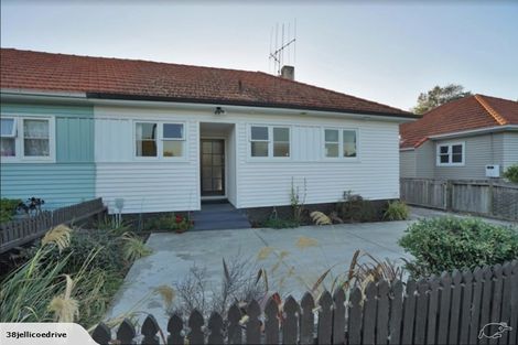 Photo of property in 38 Jellicoe Drive, Hamilton East, Hamilton, 3216