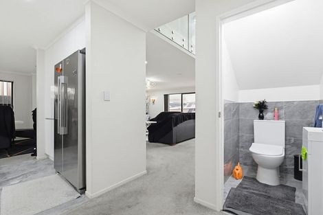 Photo of property in 56a Cambridge Terrace, Papatoetoe, Auckland, 2025