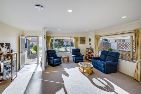 Photo of property in 75 Kensington Drive, Taradale, Napier, 4112