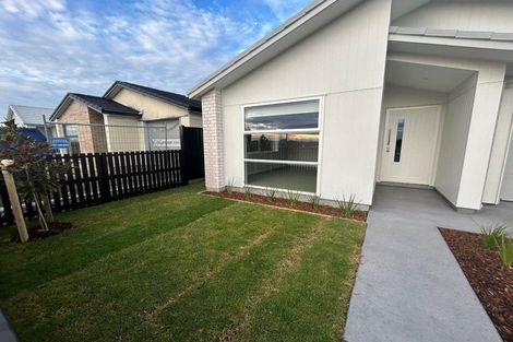 Photo of property in 4 Manhattan Crescent, Papamoa, 3118