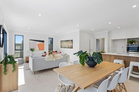 Photo of property in 51 Parkmore Drive, Rosehill, Papakura, 2113