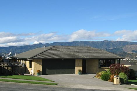 Photo of property in 16 Kirton Drive, Riverstone Terraces, Upper Hutt, 5018