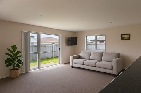 Photo of property in 11 Pipipi Crescent, Takanini, 2112