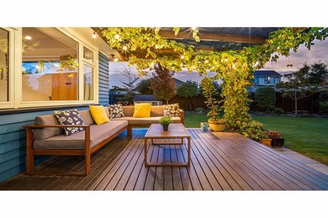 Photo of property in 24 Derrett Place, Saint Martins, Christchurch, 8022