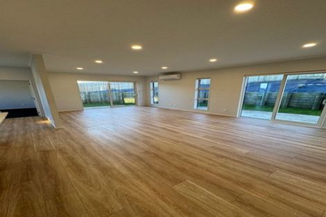 Photo of property in 18 Arahi Place, Rototuna North, Hamilton, 3210