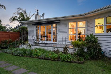 Photo of property in 6 George Point Road, Onerahi, Whangarei, 0110