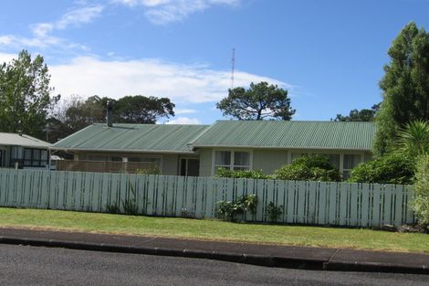 Photo of property in 53 Riverpark Crescent, Henderson, Auckland, 0610