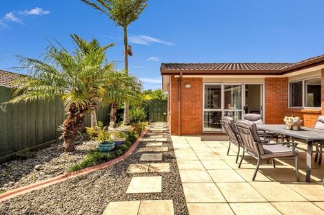 Photo of property in 21 Saltwood Street, Red Beach, 0932