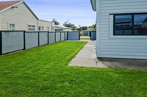 Photo of property in 42 Collins Street, Hawera, 4610