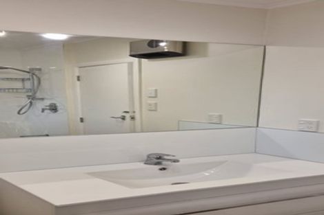 Photo of property in 18 Saulbrey Grove, Woburn, Lower Hutt, 5010