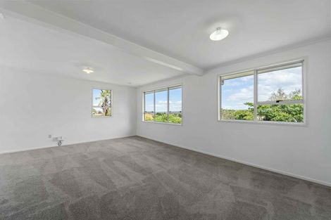 Photo of property in 38 Donovan Avenue, Massey, Auckland, 0614
