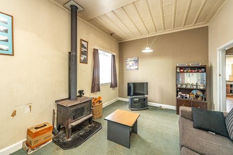Photo of property in 4 Lowther Street, Whanganui, 4500