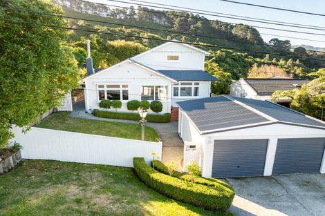 Photo of property in 21 Waikare Street, Karori, Wellington, 6012