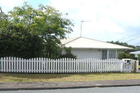 Photo of property in 13 Kennedy Avenue, Forrest Hill, Auckland, 0620
