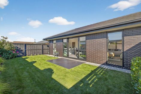 Photo of property in 2 Graeme Cooper Lane, Avonhead, Christchurch, 8042